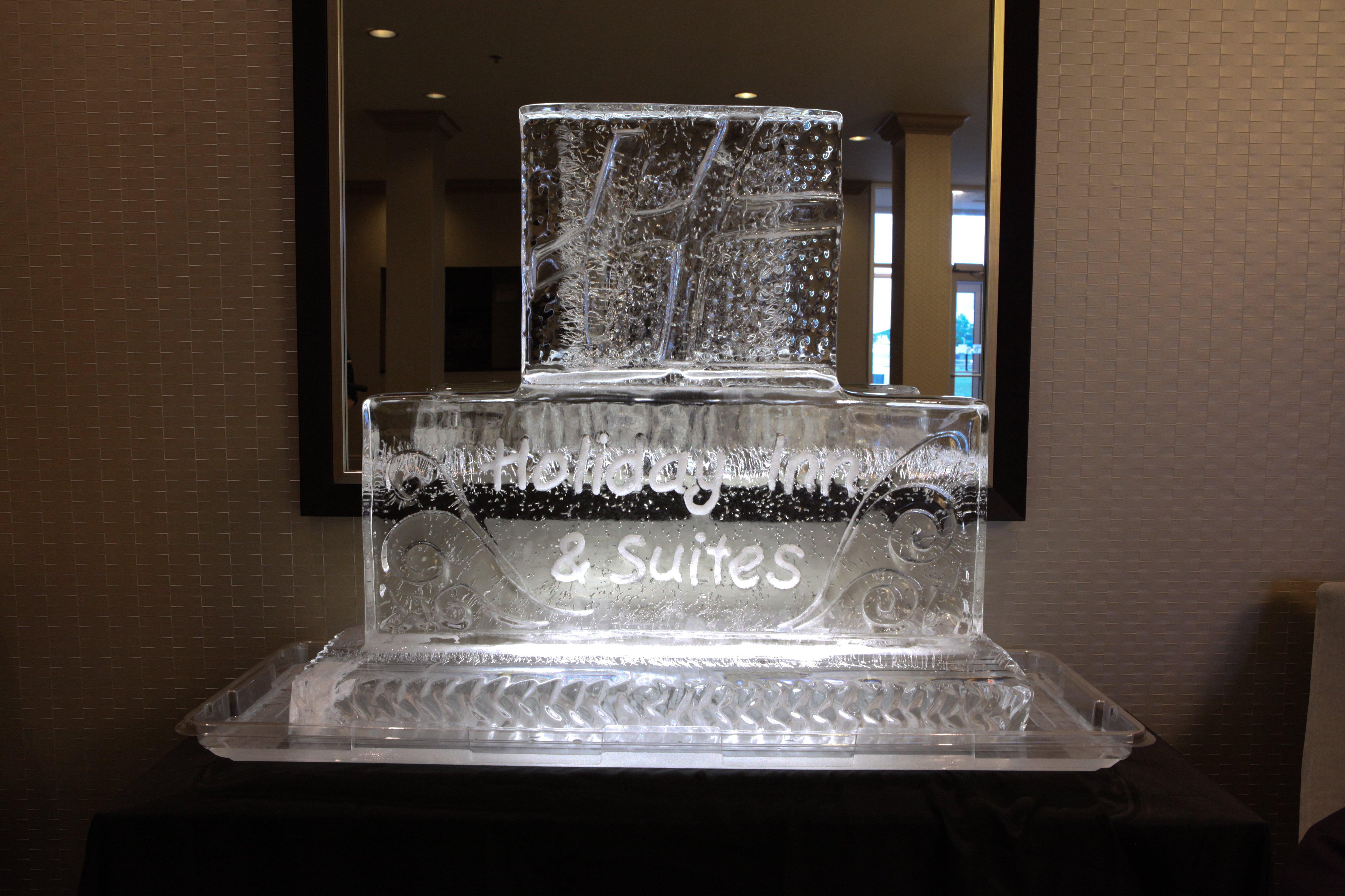Отель Doubletree By Hilton Pointe Claire Montreal Airport West Экстерьер фото