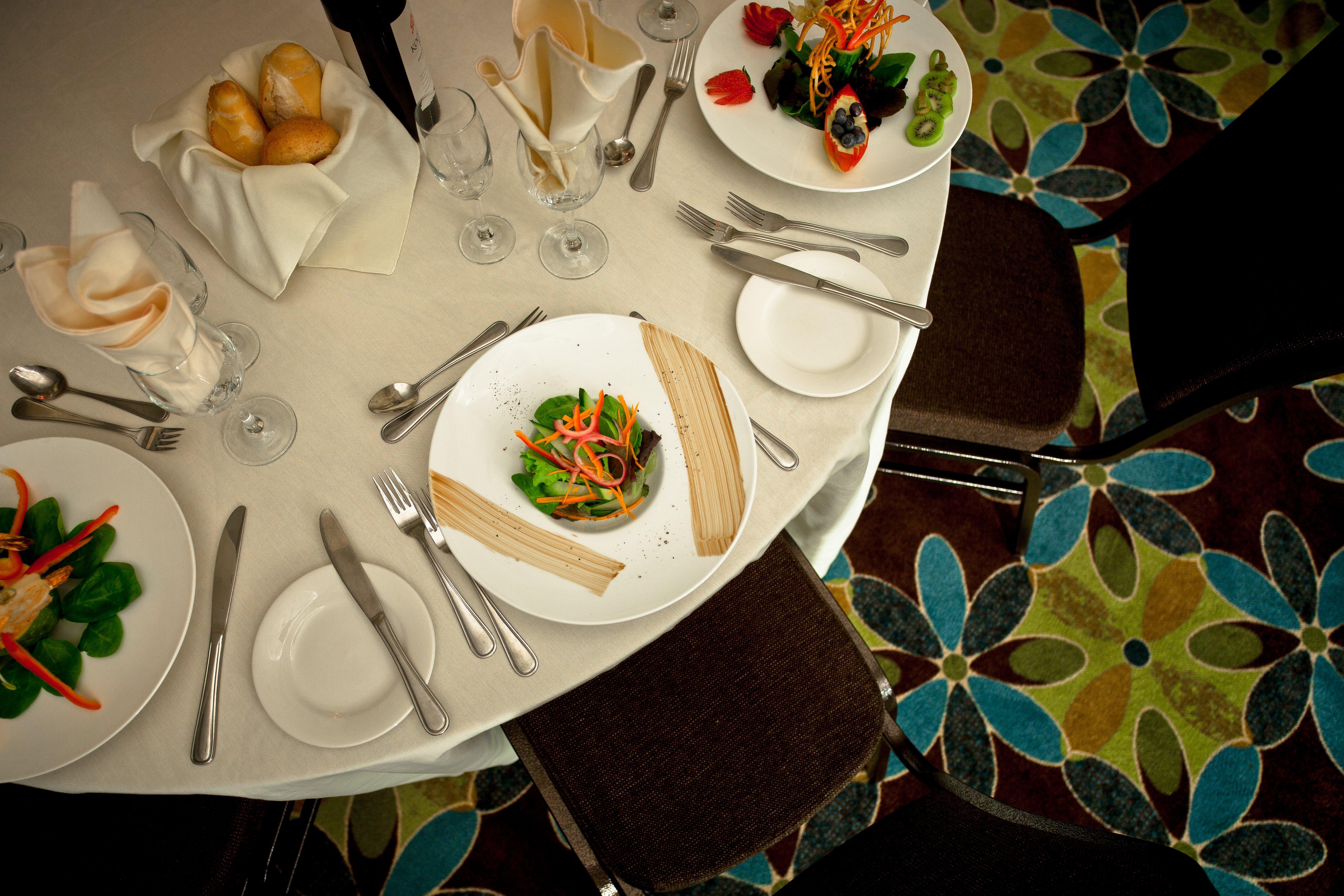 Отель Doubletree By Hilton Pointe Claire Montreal Airport West Экстерьер фото
